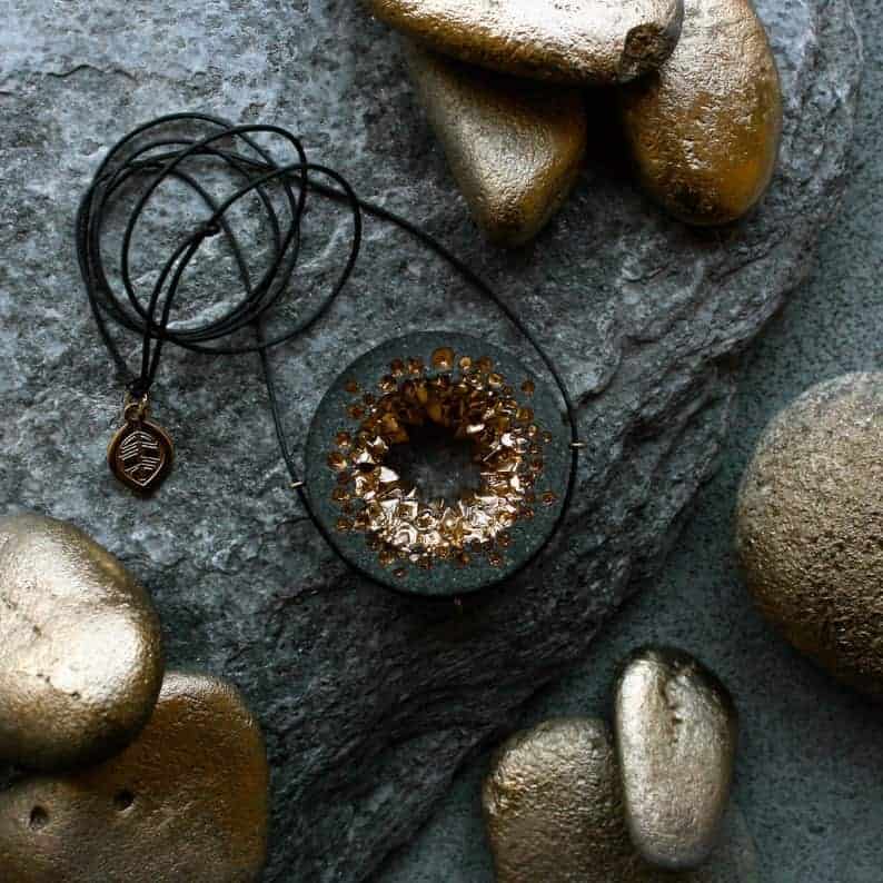 Necklace made from concrete and gold pigments 2