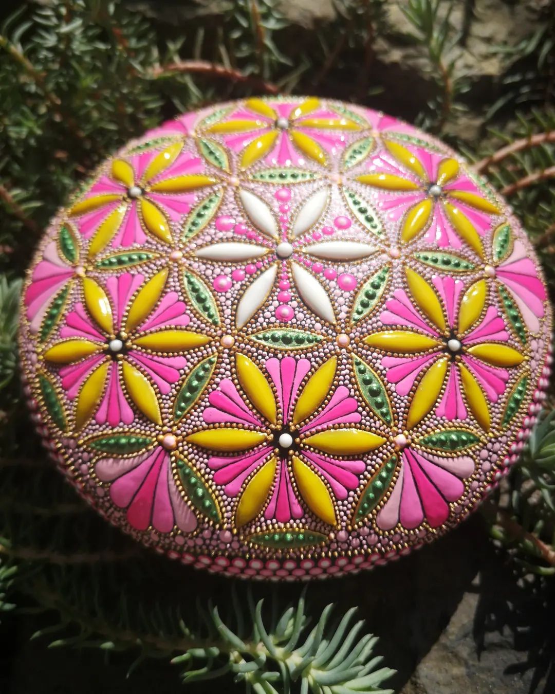 Mandala Decorative Art by Gerlinde Delft